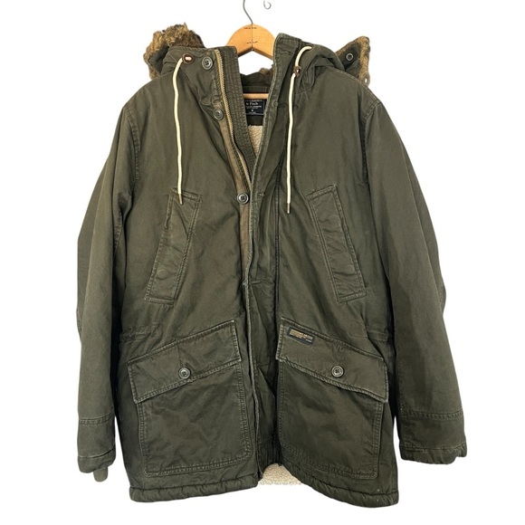 Abercrombie & Fitch Jackets & Blazers - ABERCROMBIE & FITCH Women’s Olive Green Sherpa Lined Parka Winter Coat Size M